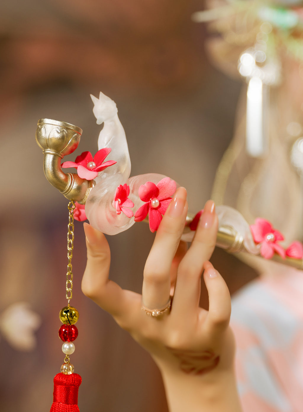 White Fox & Cherry Blossom Ornamental Prop Pipe