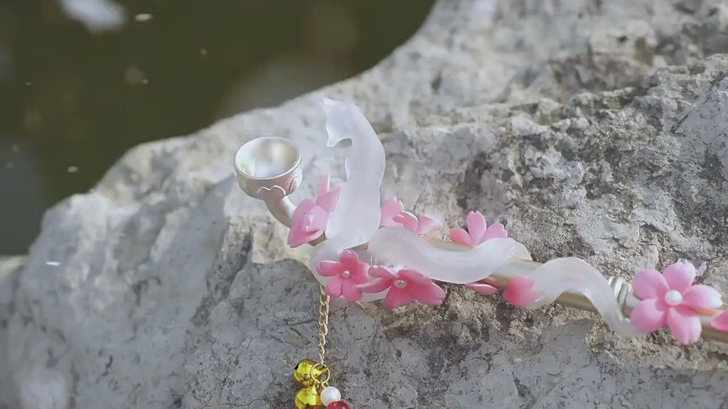 White Fox & Cherry Blossom Ornamental Prop Pipe